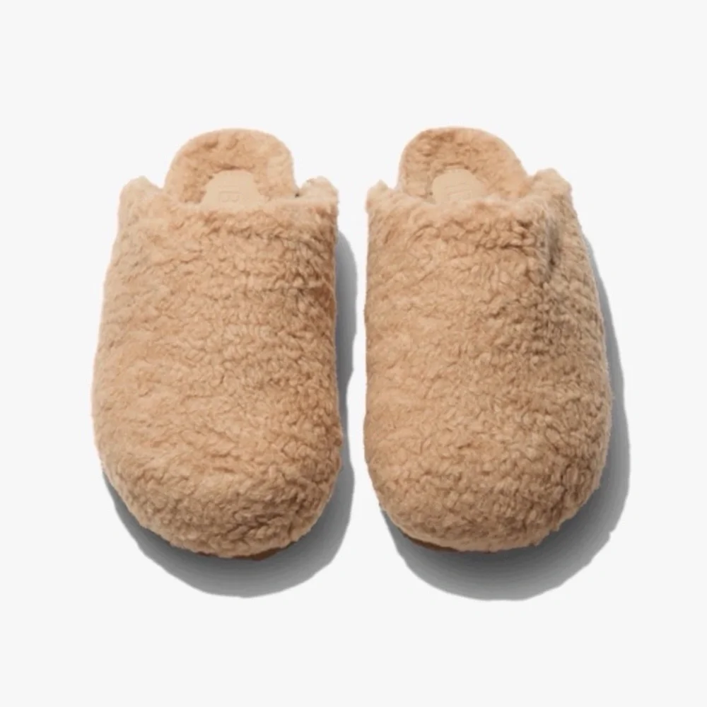 Intentionally Blank Apres Slipper - Picture 3 of 7
